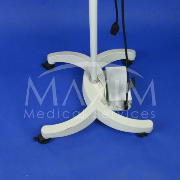 SL09SR0300 - 8 Steris Harmony LA300 Rollstand Exam Light System